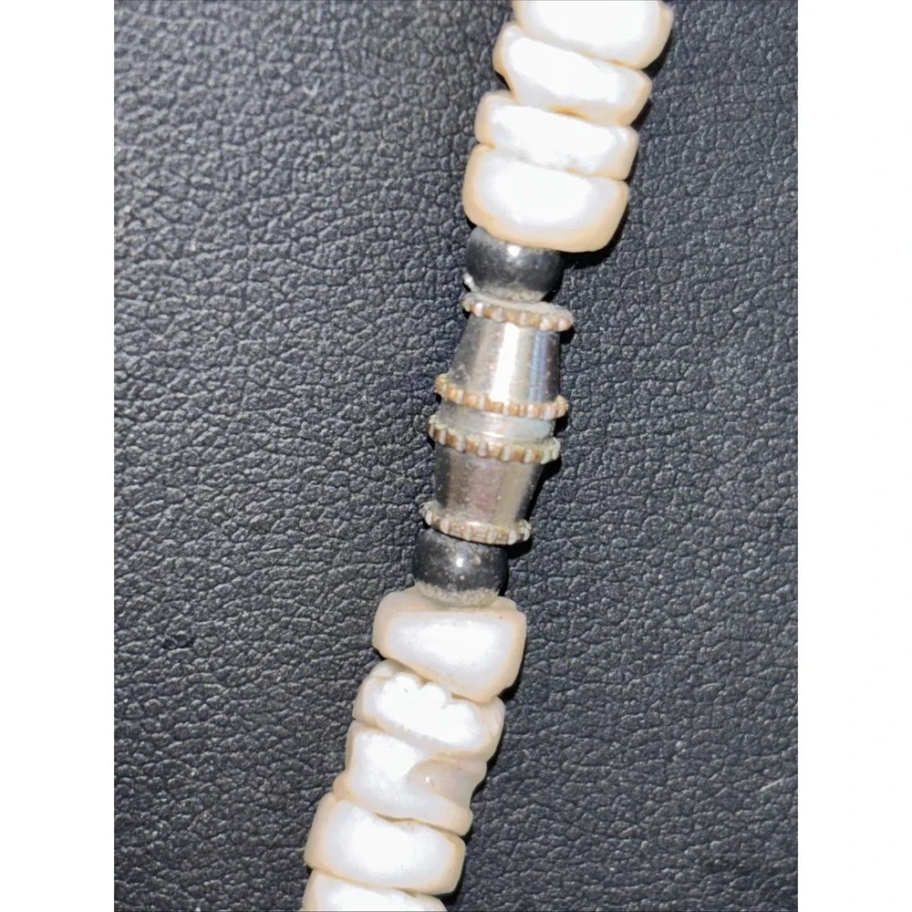 Vintage 1970s Hawaiian Surfer Genuine Puka Shell Necklace Choker 18